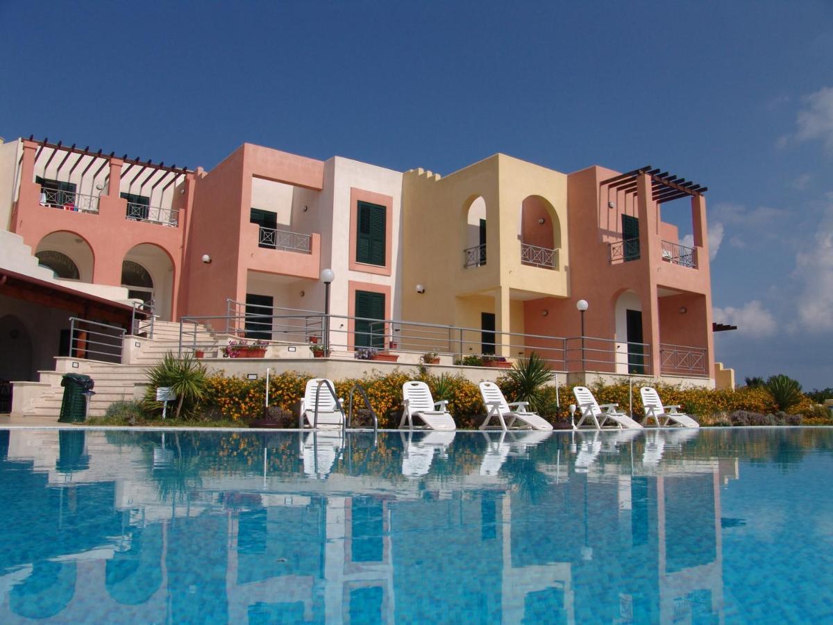 Hotel Alize Santa Cesarea Terme Exteriör bild